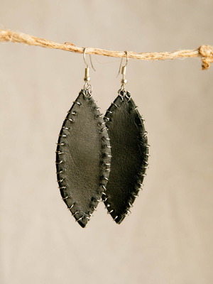 Handmade leather earrings black new