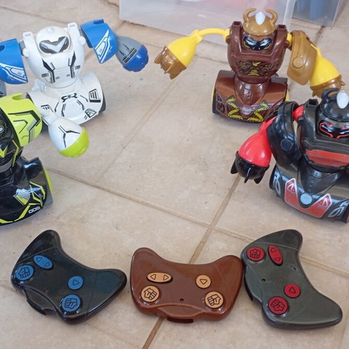 Robot fighters used, pack of four