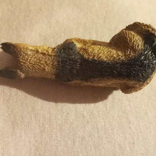 Dog figure used in good condition