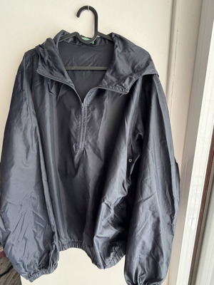 Benetton windbreaker jacket like new, blue, size M