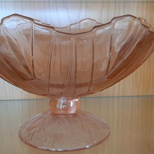 Bowl Sunkist pink glass collectible, used