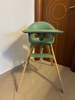 Stokke high chair like new with carrying bag