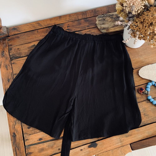 The Line Project black shorts size S 36 8