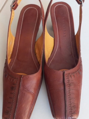 Hispanitas slingback pumps like new, square toe, tan color