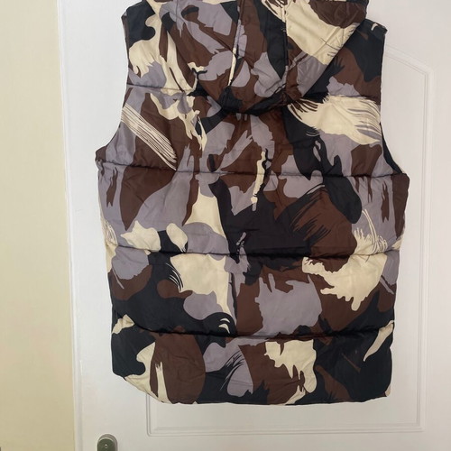 Sleeveless jacket with hood in various colors, like new