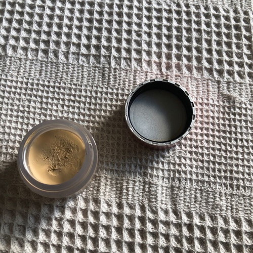 Revolution cream concealer medium yellow like new