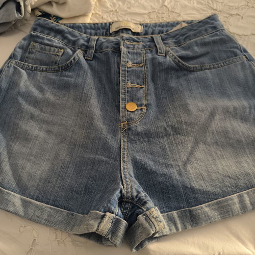 Denim shorts used, size S with gold buttons