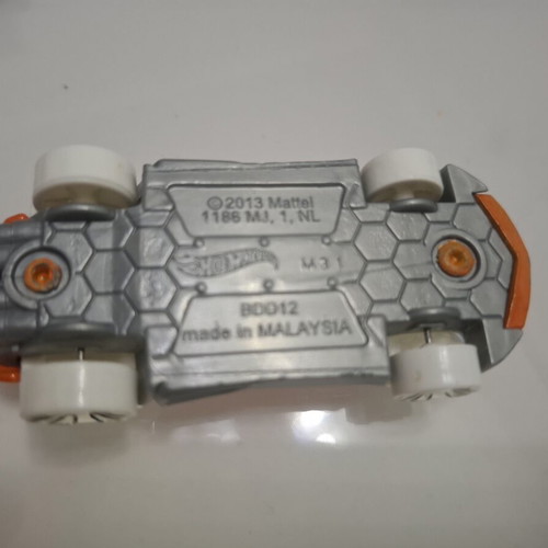 Hot Wheels toy car set of 5 with 1 orange bonus