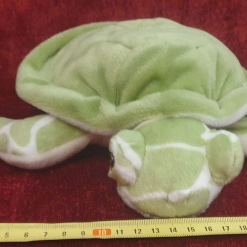 Plush turtle in excellent condition