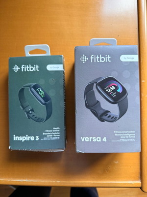 Fitbit Versa 4 και Inspire 3 smart watches καινούργια με extra λουράκια