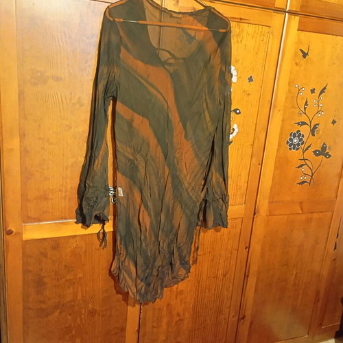 Mat Fashion dress like new, brown with ruffles