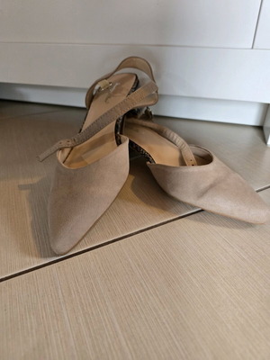 Beige ballerina shoes new, size 37, comfortable and stylish
