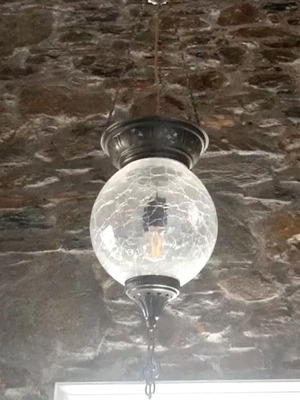 Ceiling lights with transparent crackle glass and chain like new, set of 2