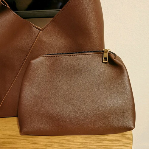 Brown shoulder bag made of leatherette with matching wallet like new