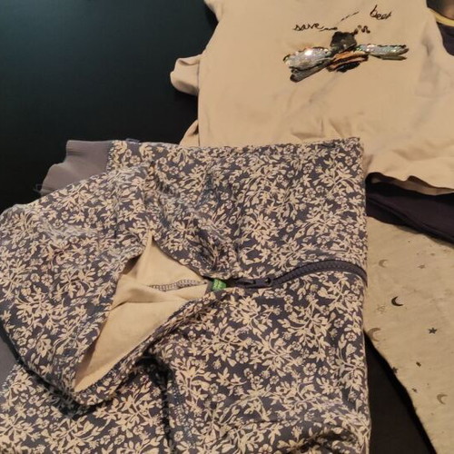 Girls' clothes size 8 like new, Benetton sweatshirt, Orchistra leggings