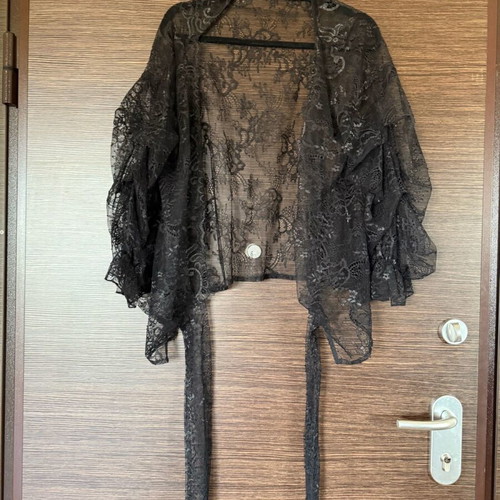 BSB blouse with wide sleeves, size L, like new, black