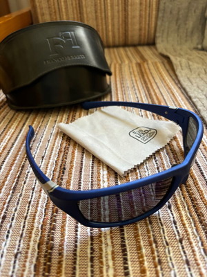 Uvex Sportstyle 310 sunglasses like new, blue plastic frame