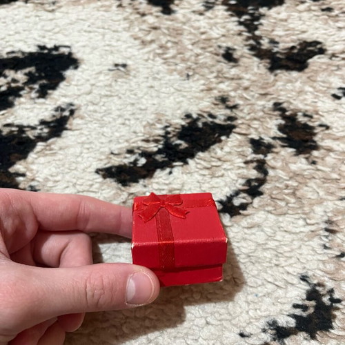 Small red box like new with sponge for earrings