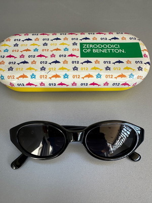 Benetton kids sunglasses like new, black