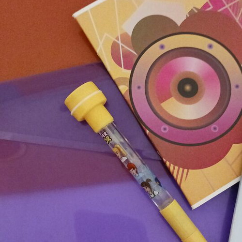 Stationery set new, 6 pieces with envelopes, pen, music notebook, UNICEF notebook