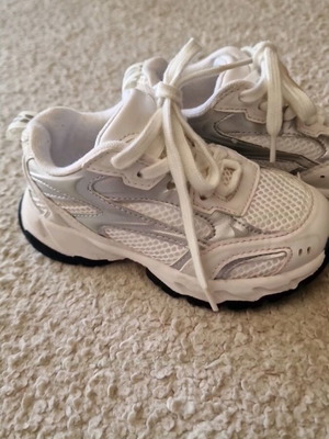 Zara unisex baby shoes used, size 25