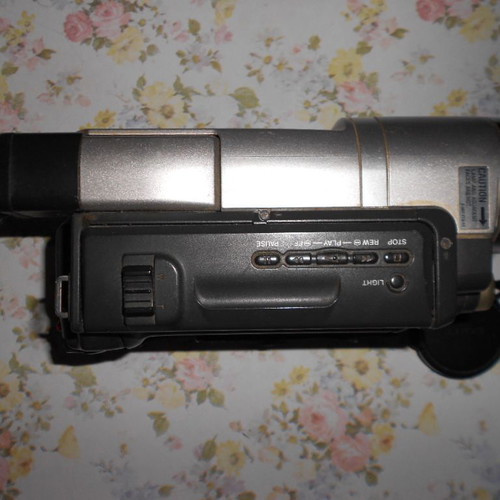 Sony video camera used with 8mm tapes