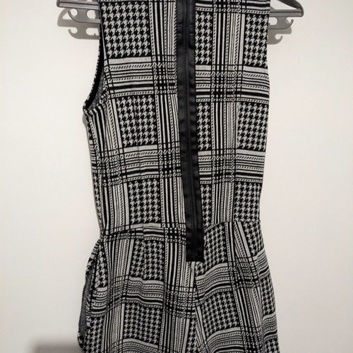 Zara playsuit like new, size M, black and white