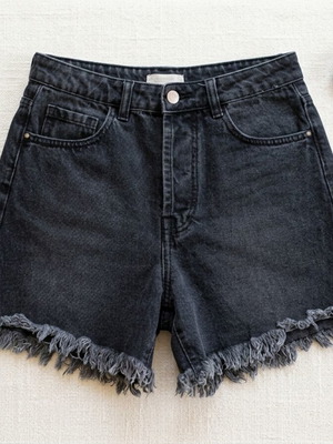 Pink Woman Black High-Waisted Denim Shorts like new, fringed hem, size M