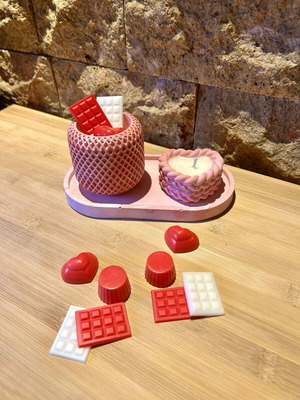 Σετ διακοσμητικό «Γλυκιά Αγκαλιά» σαν καινούργιο με χειροποίητα melts και κερί