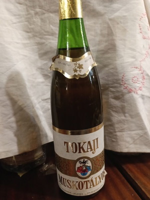 Tokaji Muskotály Vintage Hungarian Wine New