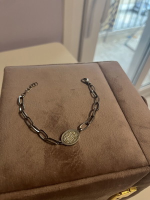 Chain bracelet with gold pendant minimal & chic, like new