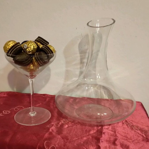 Wine carafe like new, set of 2 pieces