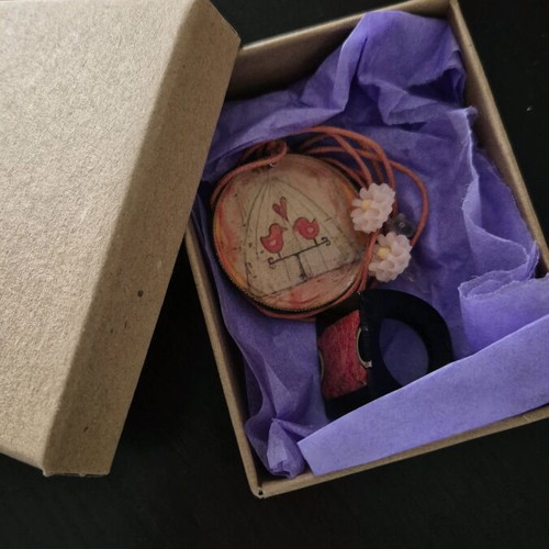Handmade jewelry set like new with vintage aesthetic