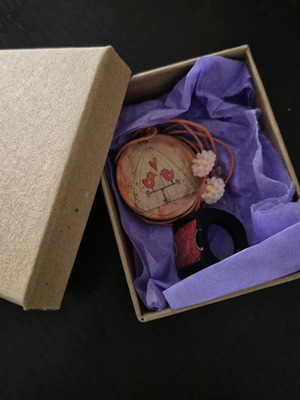 Handmade jewelry set like new with vintage aesthetic