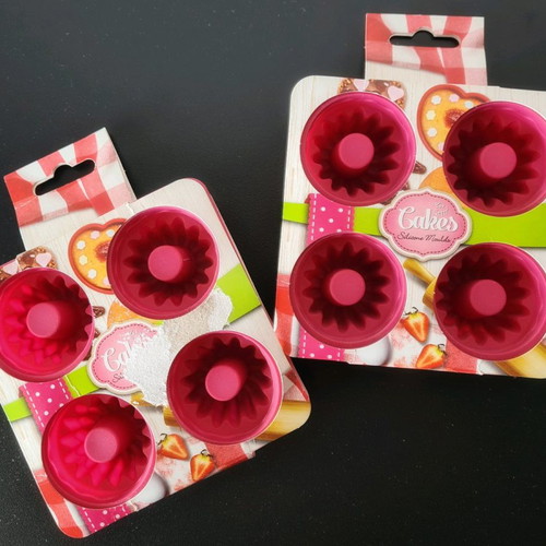 Pastry tools new with mini silicone molds and plastic piping bags