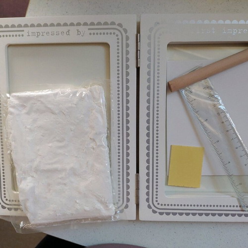 Frame for baby hand/foot imprint like new