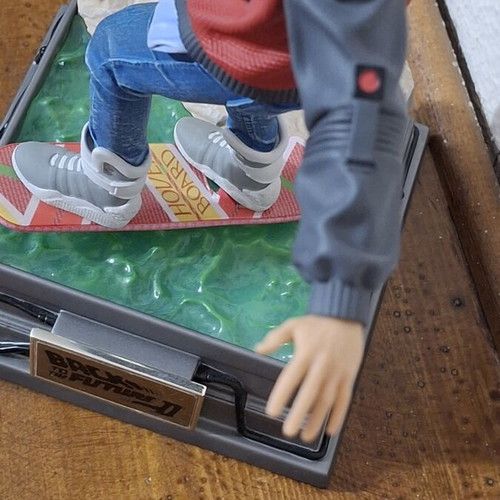 Marty McFly Hoverboard Statue Back to the Future II 1/10 Scale like new
