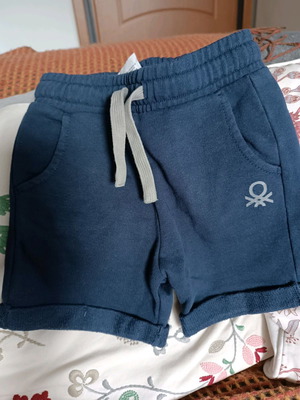 Σορτσάκι βρεφικό Benetton σε εξαιρετική κατάσταση