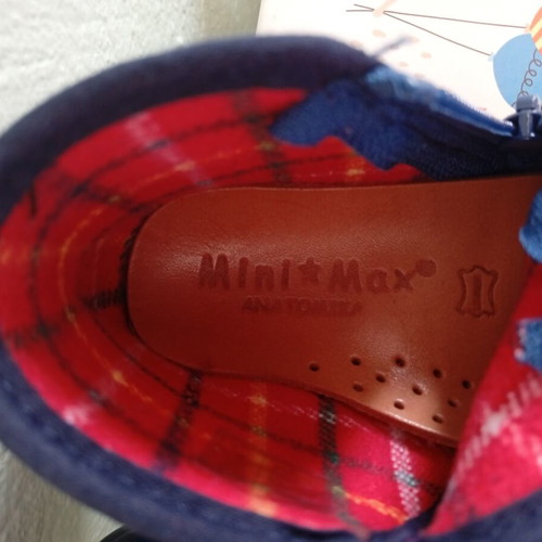 Mini Max Anatomical Baby Slippers No25 like new with box