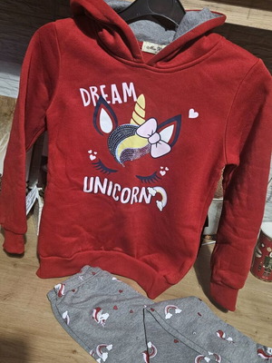 Set red hoodie and grey unicorn leggings like new