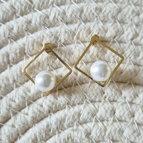 Steel earrings with pearls new, white and gold tone