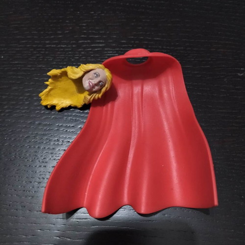 Dc Supergirl head and red cape used for 6-inch figures