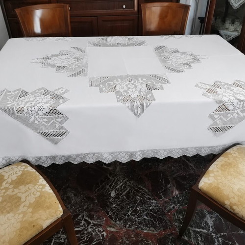 OFFER***Large, white tablecloth.