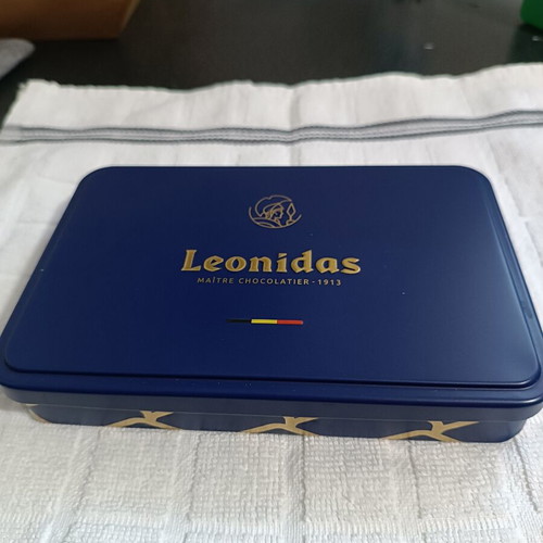 Metal storage box like new, blue, 20x13x3 cm