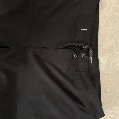 Quiksilver Surfsilk Kaimana 20’ swim shorts, size 34, black