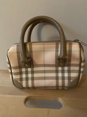 Μικρή τσάντα Burberry αυθεντική, μοντέλο Nova Check, σαν καινούργιο