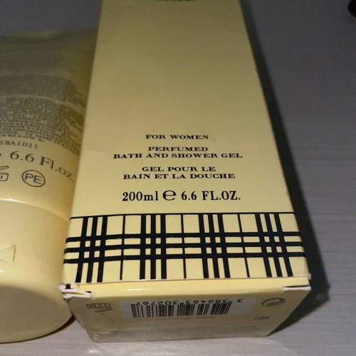 Burberry Weekend Perfumed Bath And Shower Gel 200ml new with gifts