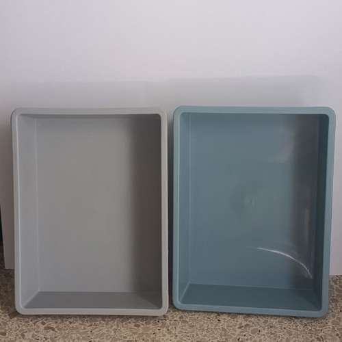 Cat litter boxes new, set of two with scoop