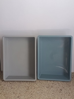 Cat litter boxes new, set of two with scoop