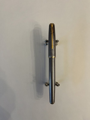 Parker Sonnet pen sterling silver with 18kt gold nib like new